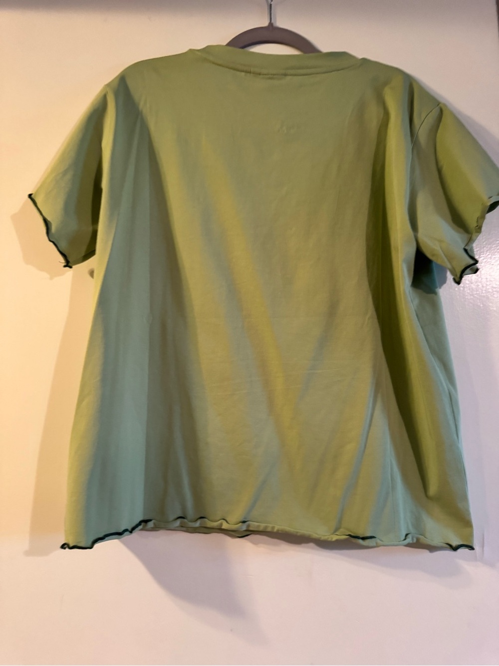 NWOT Queen of Sparkles Women's Green Embellished Clover Tee - Picture 3 of 5
